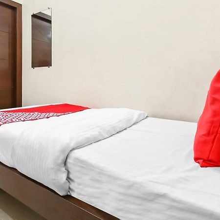 Oyo 49672 Hotel Galaxy Moradabad Εξωτερικό φωτογραφία