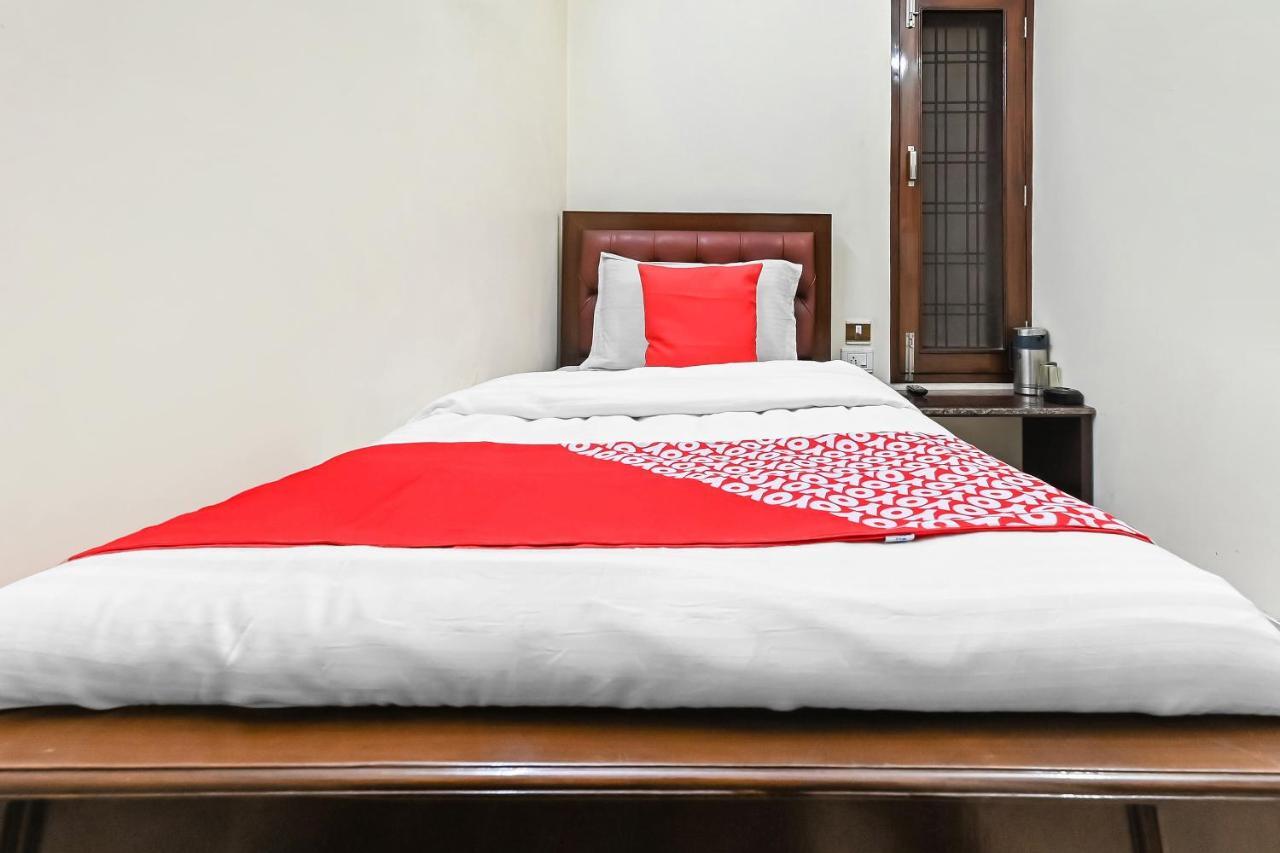 Oyo 49672 Hotel Galaxy Moradabad Εξωτερικό φωτογραφία