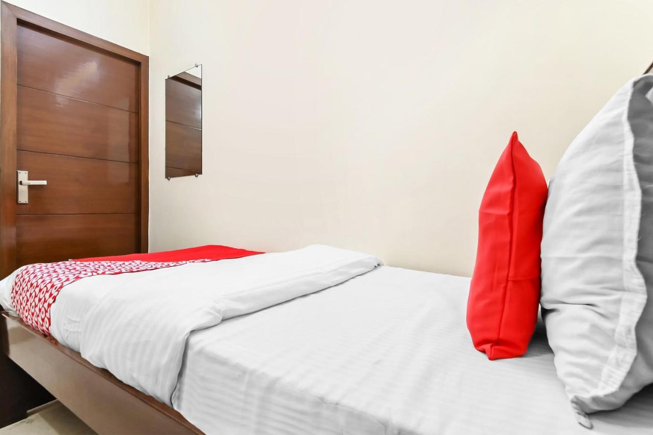 Oyo 49672 Hotel Galaxy Moradabad Εξωτερικό φωτογραφία