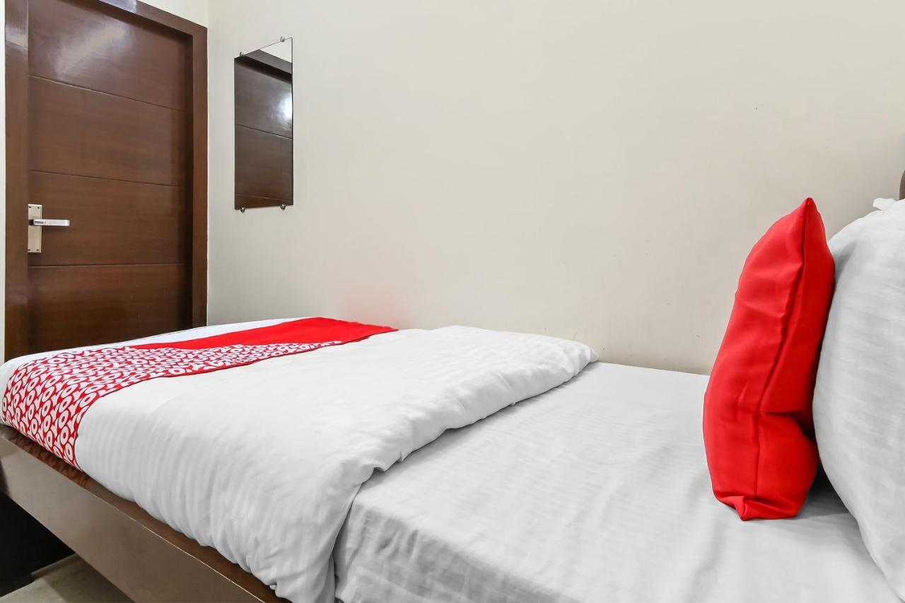 Oyo 49672 Hotel Galaxy Moradabad Εξωτερικό φωτογραφία