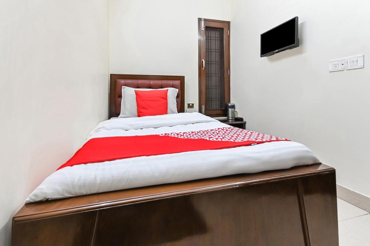 Oyo 49672 Hotel Galaxy Moradabad Εξωτερικό φωτογραφία